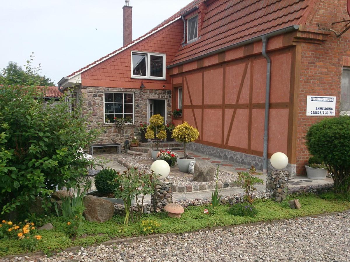Landhausidyll Ferienwohnung Grundshagen エクステリア 写真