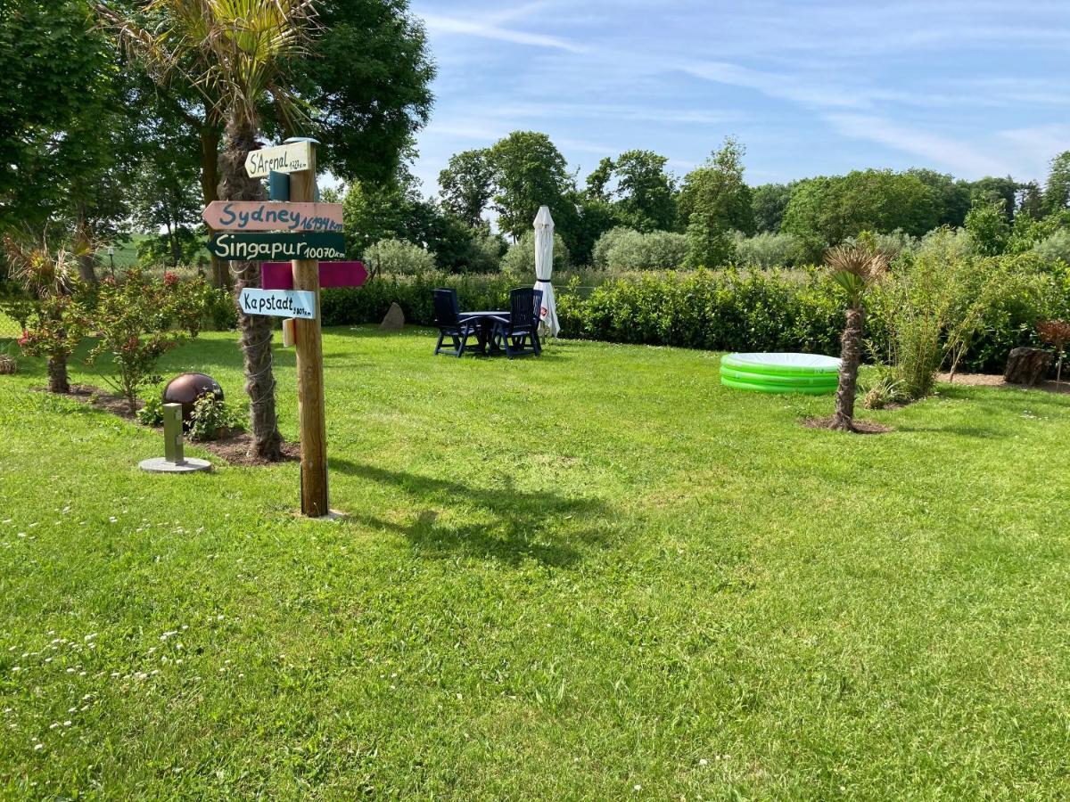 Landhausidyll Ferienwohnung Grundshagen エクステリア 写真